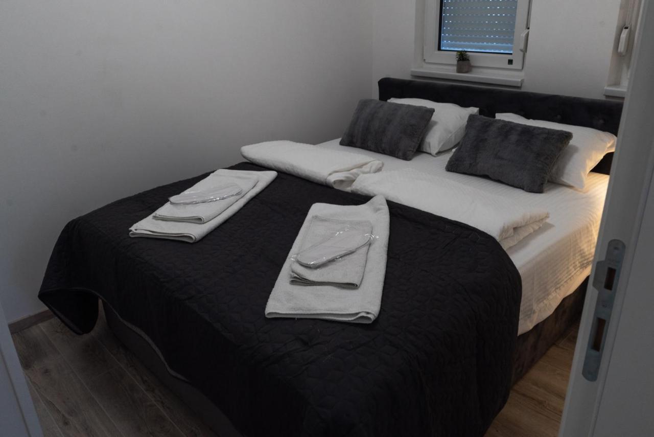 Lux Apartment III Prijedor Buitenkant foto